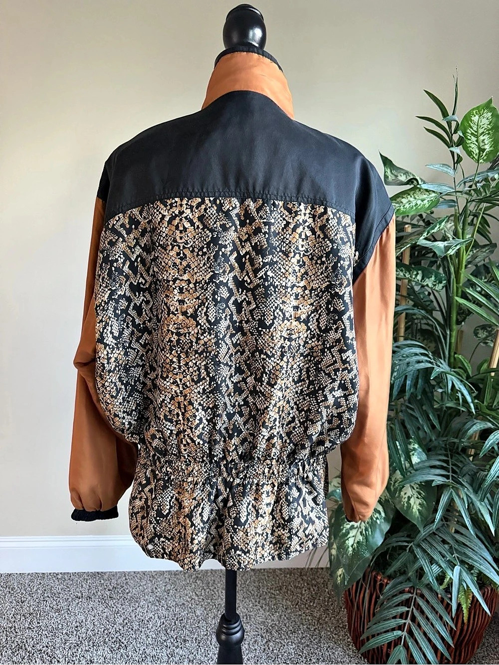 Vintage East West 100% Silk Snake Print Peplum Zip Jacket Funnel Neck Women M - Picture 10 of 12